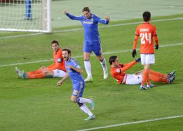 Los goles de Torres y Mata llevan al Chelsea a la final Los goles de Torres y Mata llevan al Chelsea a la final