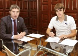 Aurtenetxe amplía su contrato con el Athletic hasta 2017 Aurtenetxe amplía su contrato con el Athletic hasta 2017
