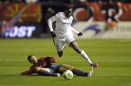 Cissokho: "Hay que hacer los deberes antes de marcharnos" Cissokho: "Hay que hacer los deberes antes de marcharnos"