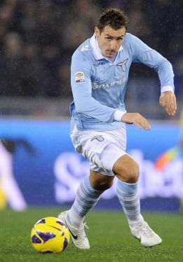 Miroslav Klose distancia al Inter de la persecución al líder Miroslav Klose distancia al Inter de la persecución al líder