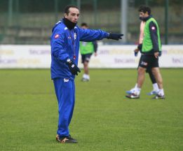 Oltra, tranquilo: "No me siento cuestionado por el club" Oltra, tranquilo: "No me siento cuestionado por el club"