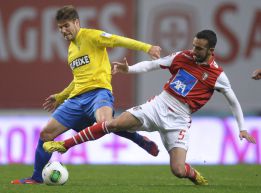 El Braga se asegura el tercer puesto tras ganar 3-0 al Estoril El Braga se asegura el tercer puesto tras ganar 3-0 al Estoril