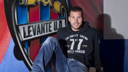 Postiga y Martins miden su puntería en La Romareda Postiga y Martins miden su puntería en La Romareda