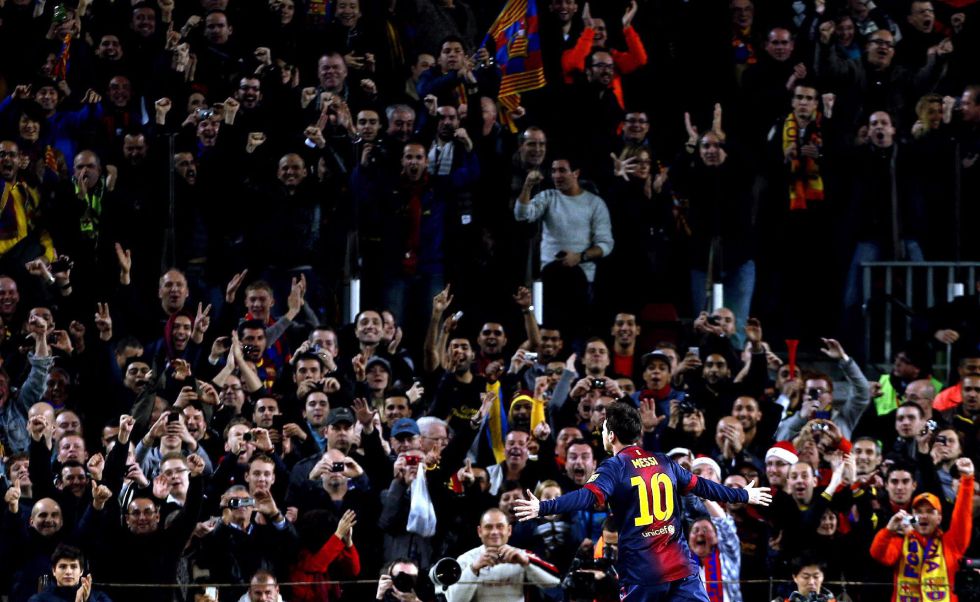 El Camp Nou: "Nosotros te queremos, Mourinho quédate"