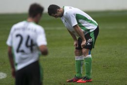 Lanza provoca un incendio en el Racing tras su sexta derrota Lanza provoca un incendio en el Racing tras su sexta derrota