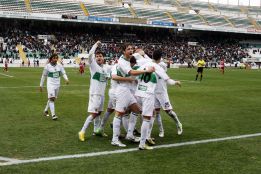 El Elche ratifica su liderato tras ganar al Almería por la mínima El Elche ratifica su liderato tras ganar al Almería por la mínima
