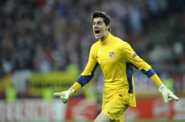 The Sun: Courtois, posible relevo de Valdés para el futuro The Sun: Courtois, posible relevo de Valdés para el futuro
