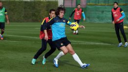 Messi, Iniesta y Adriano, ausentes en la sesión del Barça Messi, Iniesta y Adriano, ausentes en la sesión del Barça