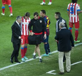 Filipe Luis se rompe y podría ser baja durante tres semanas Filipe Luis se rompe y podría ser baja durante tres semanas
