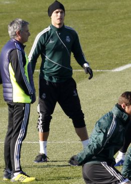 Mou no convoca a Coentrao y el canterano Nacho apunta a titular Mou no convoca a Coentrao y el canterano Nacho apunta a titular