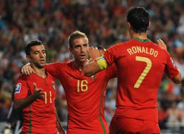 Cristiano, Pepe y Bruno Alves apoyan al sancionado Meireles Cristiano, Pepe y Bruno Alves apoyan al sancionado Meireles