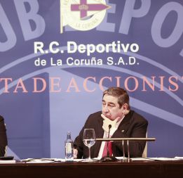 Lendoiro pasa el rodillo pero no aclara las cuentas del Depor Lendoiro pasa el rodillo pero no aclara las cuentas del Depor
