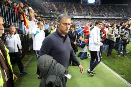 Iker Casillas, la última víctima blanca de la era Mourinho Iker Casillas, la última víctima blanca de la era Mourinho