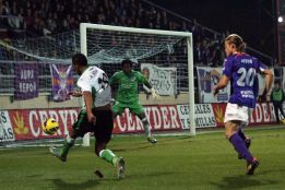 Respira el Racing de Santander ante un buen Guadalajara Respira el Racing de Santander ante un buen Guadalajara