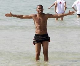 Robinho se acerca al Flamengo pero no habrá acuerdo en 2012 Robinho se acerca al Flamengo pero no habrá acuerdo en 2012