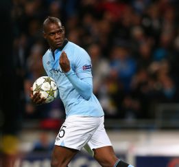 El hermano natural de Balotelli detenido por agredir a policías El hermano natural de Balotelli detenido por agredir a policías