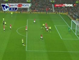 El árbitro anuló y dio validez después a un gol del Newcastle El árbitro anuló y dio validez después a un gol del Newcastle