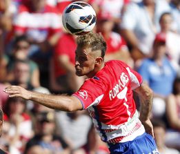 Floro Flores se marcha del Granada y ficha por el Génova Floro Flores se marcha del Granada y ficha por el Génova