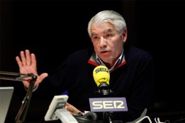 Dos jugadores del Racing denunciar&aacute;n a Lav&iacute;n y Pern&iacute;a