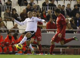 Pelean para que Feghouli pueda jugar ante el Granada Pelean para que Feghouli pueda jugar ante el Granada