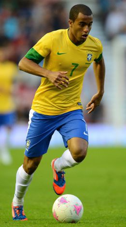 París aguarda al brasileño Lucas Moura, la nueva perla del PSG París aguarda al brasileño Lucas Moura, la nueva perla del PSG