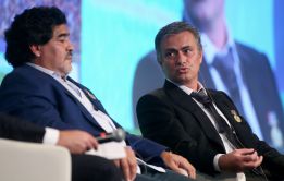 Mou: "¿Casillas un monumento?
Monumento es el Real Madrid" Mou: "¿Casillas un monumento?
Monumento es el Real Madrid"