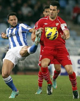 Sevilla y Chelsea negocian por Negredo: podría dejar 18 kilos Sevilla y Chelsea negocian por Negredo: podría dejar 18 kilos