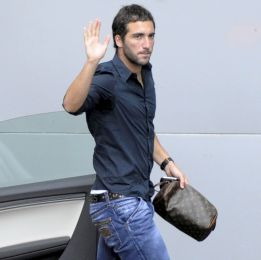 Higuaín hace trabajo extra en vacaciones para reaparecer Higuaín hace trabajo extra en vacaciones para reaparecer