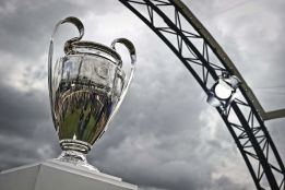 La afición pide la Décima y que renueve Cristiano Ronaldo La afición pide la Décima y que renueve Cristiano Ronaldo