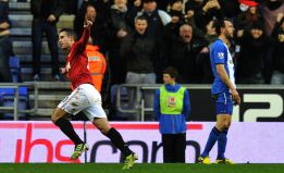 Van Persie y Chicharito le regalan un 0-4 a Alex Ferguson Van Persie y Chicharito le regalan un 0-4 a Alex Ferguson