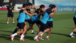 Cesc, Song y Adriano reciben el alta y Vilanova dirige la sesión Cesc, Song y Adriano reciben el alta y Vilanova dirige la sesión