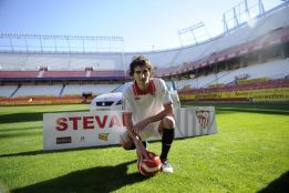 Del Nido: "Hemos rechazado 16 millones de euros por Negredo" Del Nido: "Hemos rechazado 16 millones de euros por Negredo"