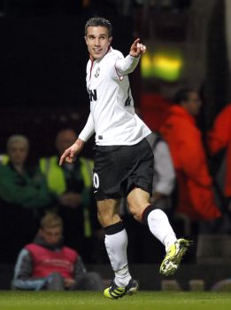 Van Persie evita la eliminación del United en el tiempo añadido Van Persie evita la eliminación del United en el tiempo añadido