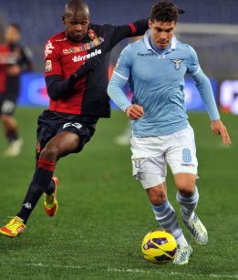 La Lazio no pierde de vista a la Juve tras remontar al Cagliari La Lazio no pierde de vista a la Juve tras remontar al Cagliari