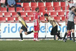El Almería se lleva los tres puntos en el descuento El Almería se lleva los tres puntos en el descuento