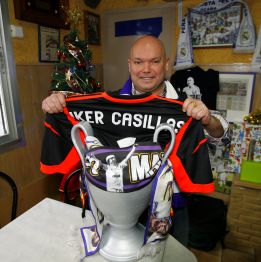 La camiseta de Casillas contra la Real fue para Toñín El Torero La camiseta de Casillas contra la Real fue para Toñín El Torero