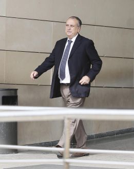 El Villarreal declara pérdidas
de casi 23 millones de euros El Villarreal declara pérdidas
de casi 23 millones de euros