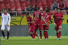 El Sevilla cumple el trámite y el Mallorca dice adiós ganando El Sevilla cumple el trámite y el Mallorca dice adiós ganando
