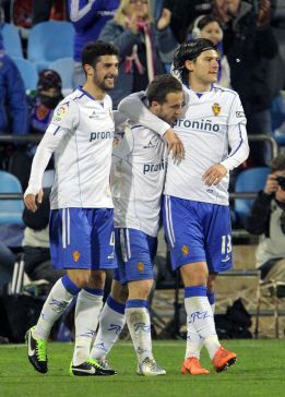 El Zaragoza accede a cuartos en la Copa y refuerza su moral El Zaragoza accede a cuartos en la Copa y refuerza su moral