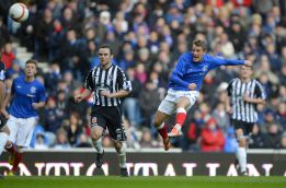 El Glasgow Rangers amenaza con abandonar la Liga escocesa El Glasgow Rangers amenaza con abandonar la Liga escocesa