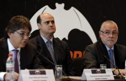 Fernando Gómez pide dimitir a Llorente y dice tener inversores Fernando Gómez pide dimitir a Llorente y dice tener inversores