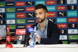 Simao: "Estamos obligados a sumar estos seis puntos" Simao: "Estamos obligados a sumar estos seis puntos"
