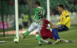 Rubén Castro da el pase al Betis ante un buen Las Palmas Rubén Castro da el pase al Betis ante un buen Las Palmas