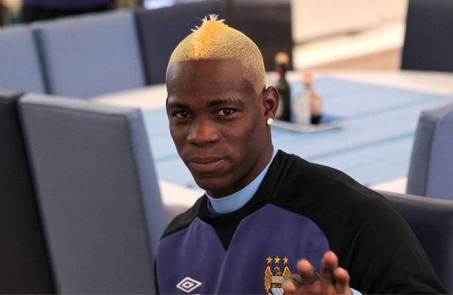 Balotelli cambia de 'look' Balotelli cambia de 'look'