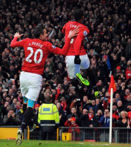 Van Persie tira del United ante el Liverpool con Mou de espía Van Persie tira del United ante el Liverpool con Mou de espía