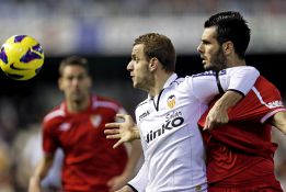 Soldado marca la diferencia y dispara al Valencia de Valverde Soldado marca la diferencia y dispara al Valencia de Valverde