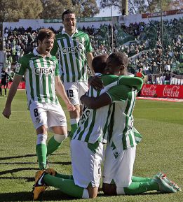 Campbell y Castro sitúan al Betis cuarto provisionalmente Campbell y Castro sitúan al Betis cuarto provisionalmente