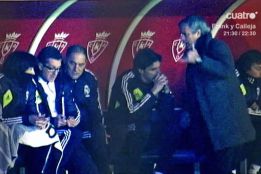 Gol anulado: Mou quiso que Chendo se enterase si era legal Gol anulado: Mou quiso que Chendo se enterase si era legal