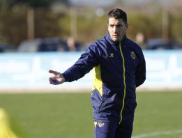 Julio Velázquez deja de ser entrenador del Villarreal CF Julio Velázquez deja de ser entrenador del Villarreal CF