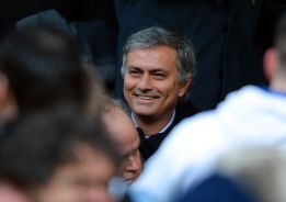 Mou dirigirá ante el Valencia su partido 600 como entrenador Mou dirigirá ante el Valencia su partido 600 como entrenador